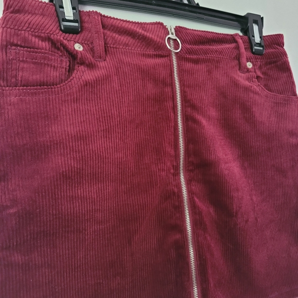 LoveTree Rich Burgundy Corduroy Mini Skirt Size Medium Fall Autumn Preppy - Picture 4 of 8